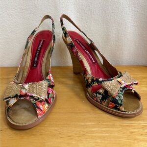 Floral Thin Wedges - Black and Red with Woven Bow